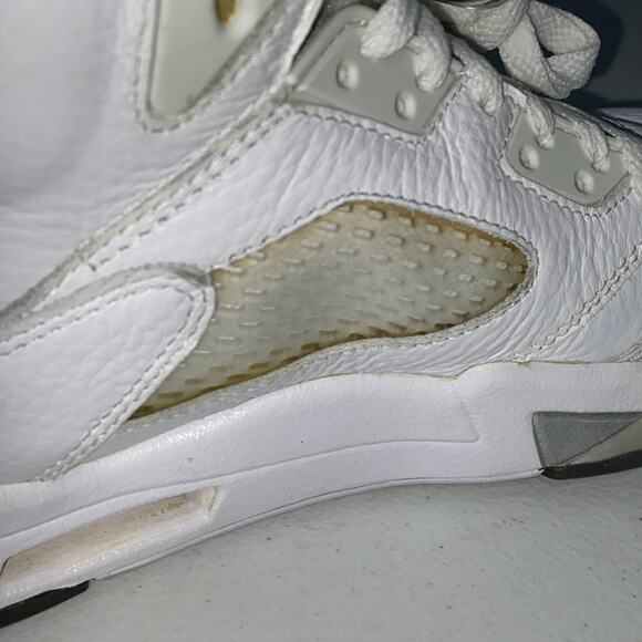 Athletic_Shoes